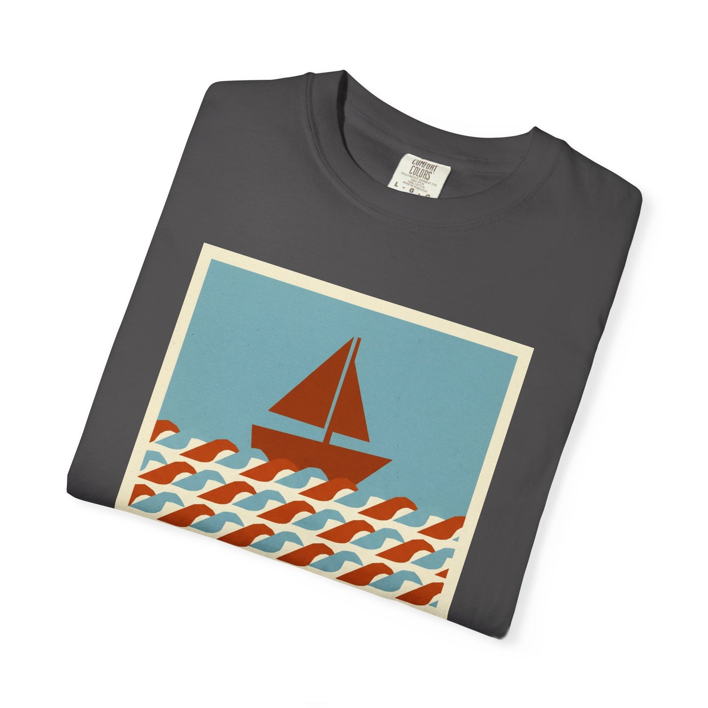 Retro Sailing Club Graphic T-Shirt - Vintage Vibe Sailboat Graphic Tee