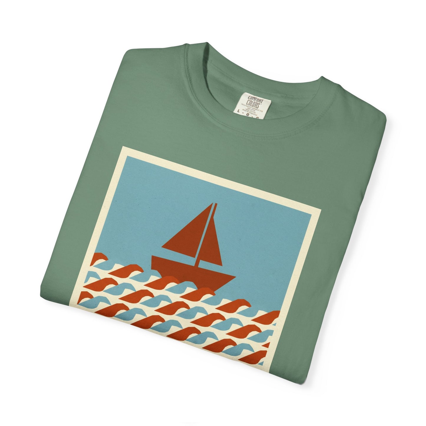Retro Sailing Club Graphic T-Shirt - Vintage Vibe Sailboat Graphic Tee