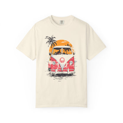 Retro Beach Wagon Cruiser T-shirt, Vintage Summer Tee, Unisex Graphic Shirt, Beach Vibes Apparel, Travel Lover Gift, Cool Vacation Wear