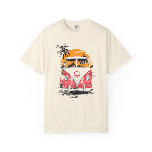 Retro Beach Wagon Cruiser T-shirt, Vintage Summer Tee, Unisex Graphic Shirt, Beach Vibes Apparel, Travel Lover Gift, Cool Vacation Wear