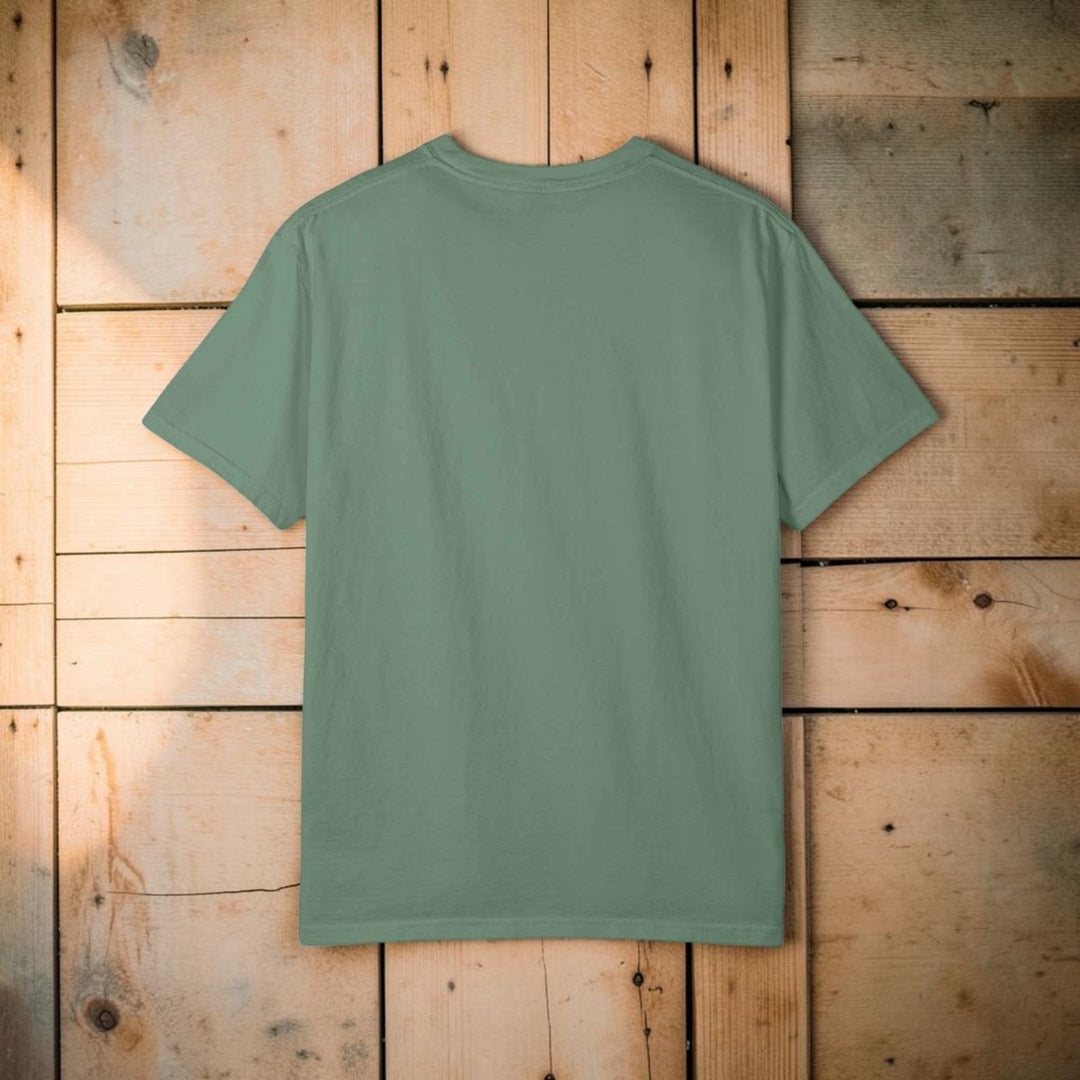 Vintage Wood Faded Lobster Graphic T-Shirt, 100% Ring-Spun Garment-Dyed Cotton