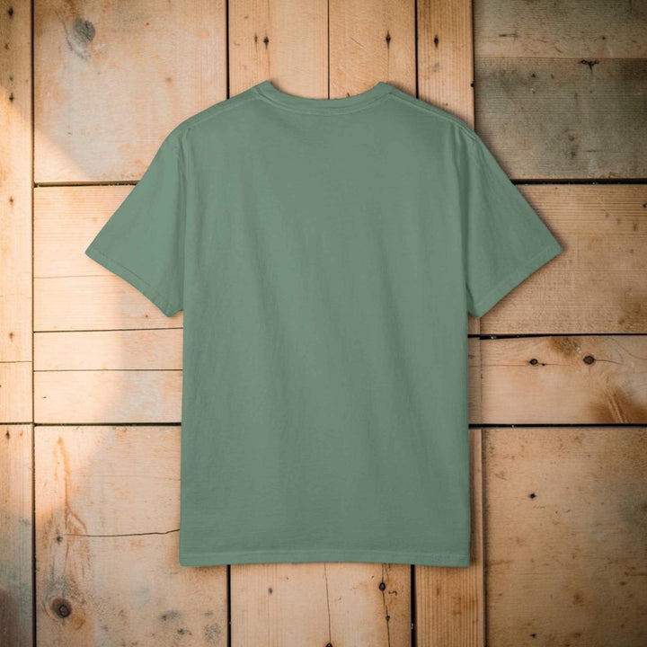 Vintage Wood Faded Lobster Graphic T-Shirt, 100% Ring-Spun Garment-Dyed Cotton